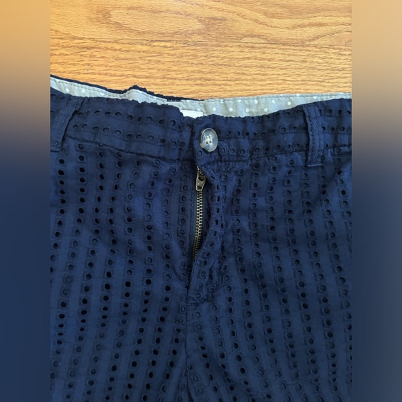 Merona Shorts Women’s 16 Blue Eyelet Detail Zip Button Closure Pockets Casual - Picture 3 of 8